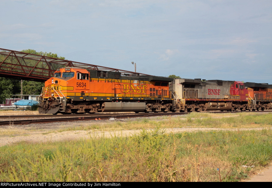 BNSF 5634